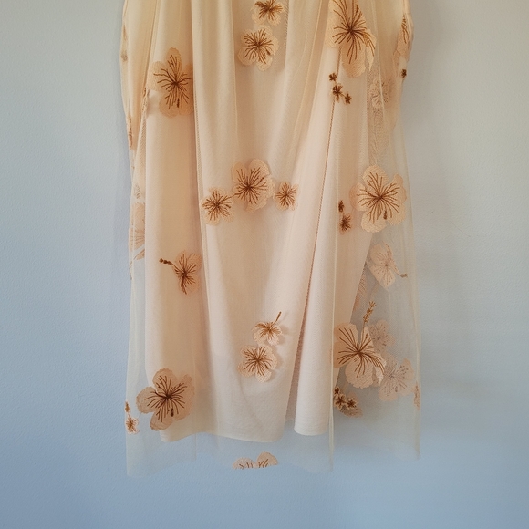 TOBI Donna Floral Embroidered Cream Babydoll Open Back Mini Dress - Picture 8 of 15